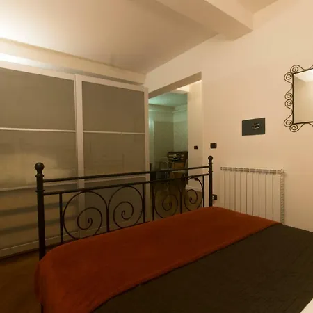 Nocleg ze śniadaniem Del Borgo - - *