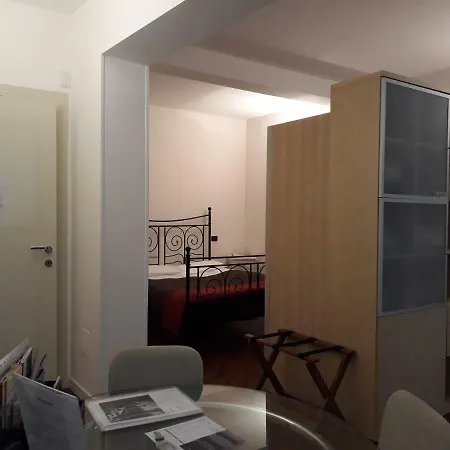 Del Borgo - - Bolonia