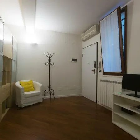 Del Borgo * Bolonia